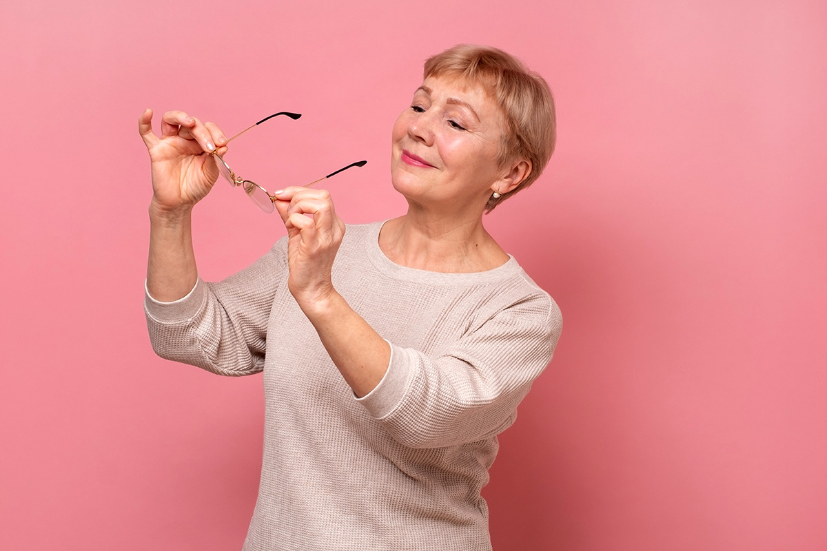 senior-woman-eyeglasses